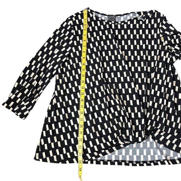 Clara Sunwoo Check Print Top Size L Black Cream Front Knot Stretch Knit Blouse - Picture 10 of 11